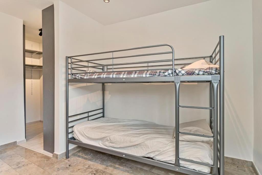 Schitterende Loft Met Jacuzzi En Sauna In Mechelen Exteriör bild