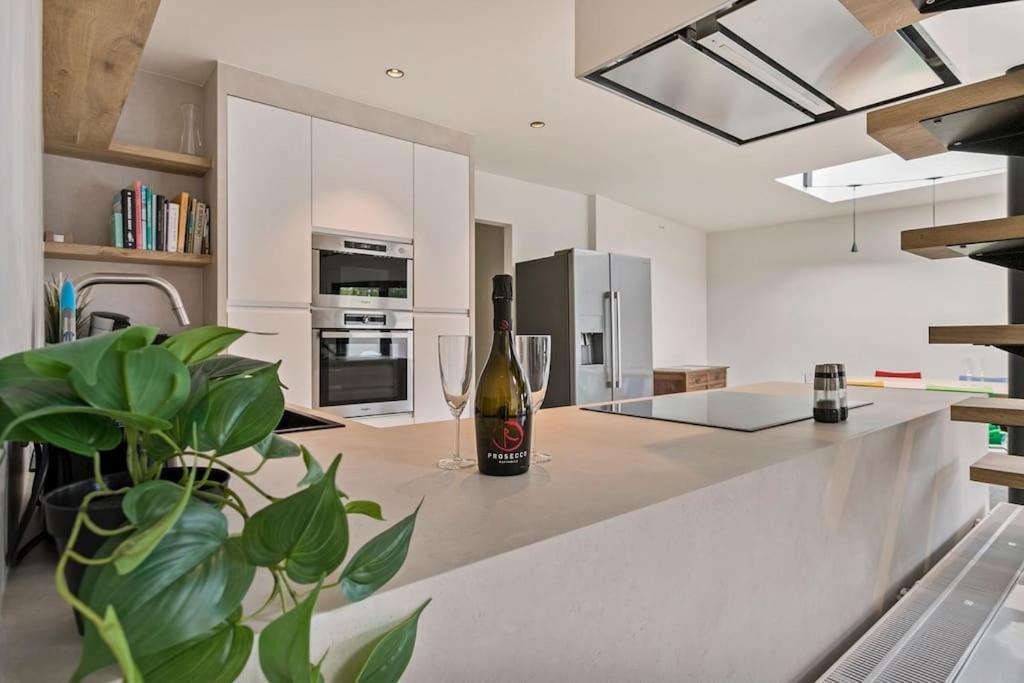 Schitterende Loft Met Jacuzzi En Sauna In Mechelen Exteriör bild